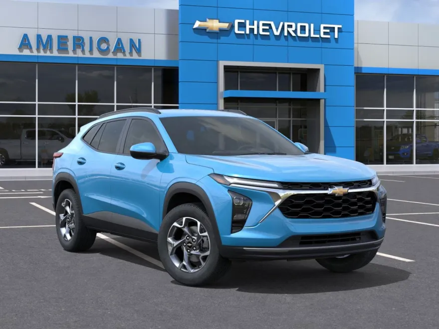 2025 Chevrolet Trax LT photo 1