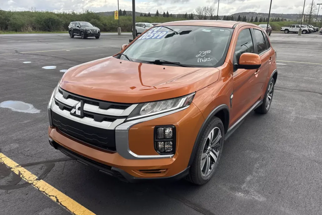 2024 Mitsubishi Outlander Sport ES photo 1