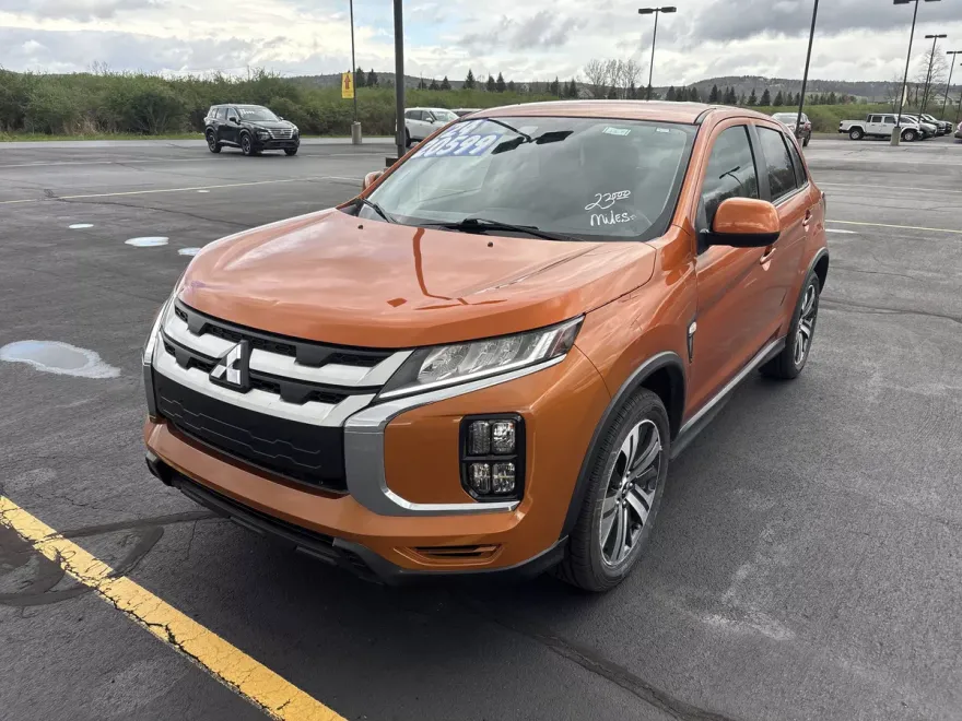 2024 Mitsubishi Outlander Sport ES photo 1