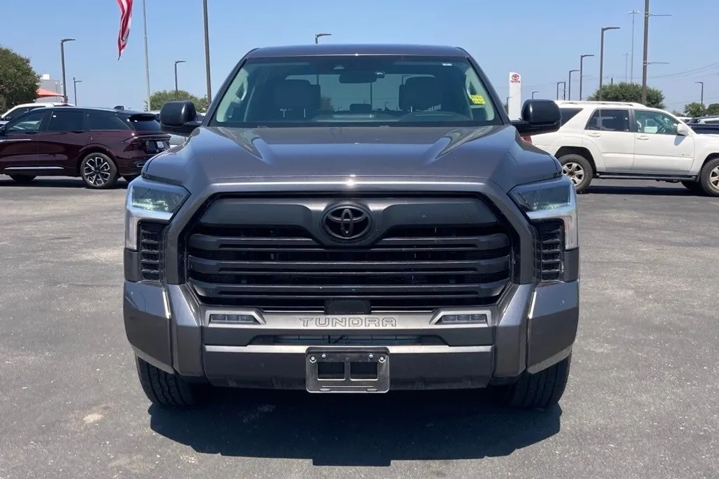 2024 Toyota Tundra SR5 photo 1