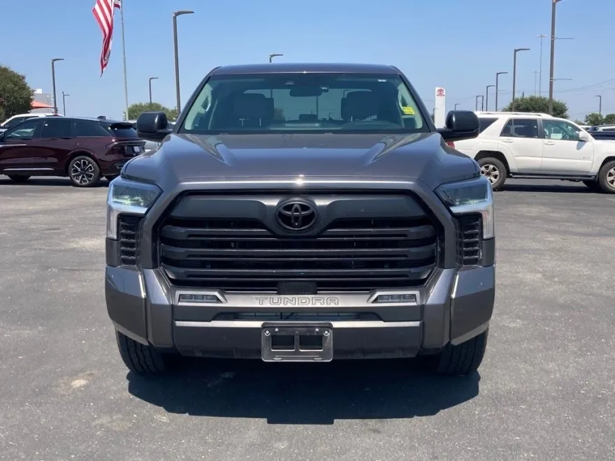 2024 Toyota Tundra SR5 photo 1