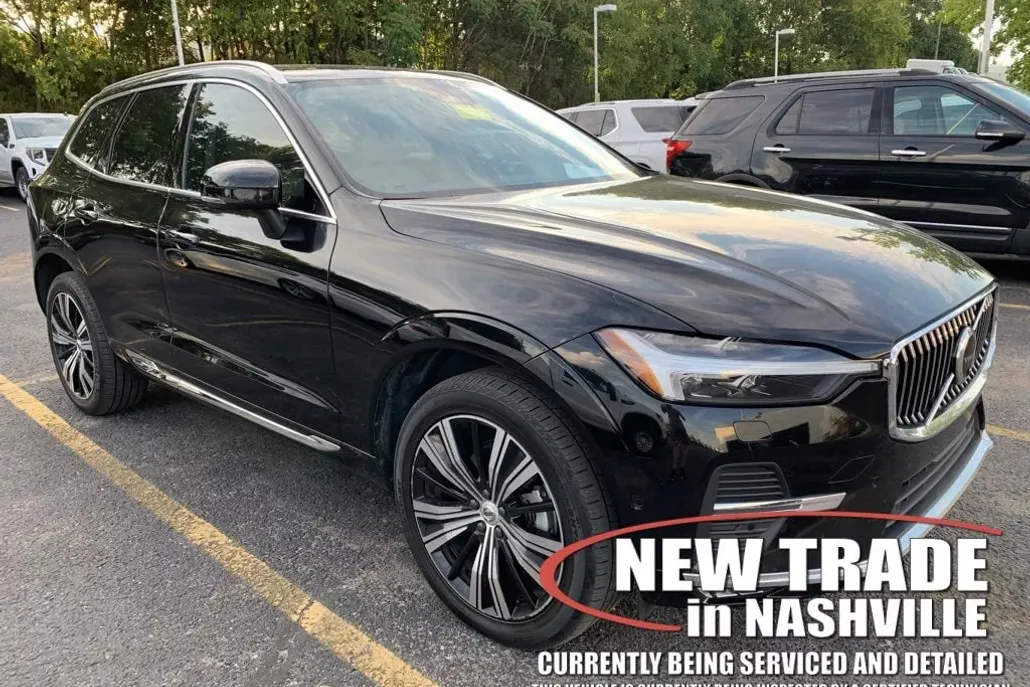 2023 Volvo XC60 Plus photo 1
