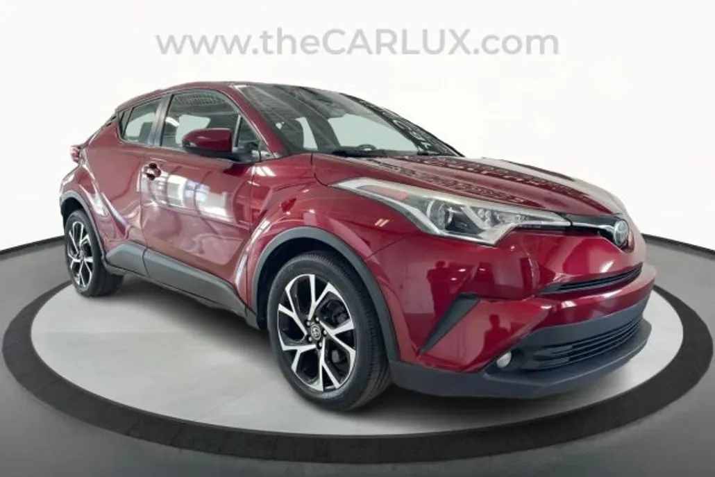 2018 Toyota C-HR XLE Premium photo 1