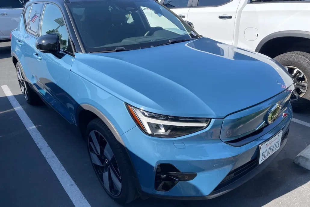 2023 Volvo XC40 Recharge Twin Plus photo 1