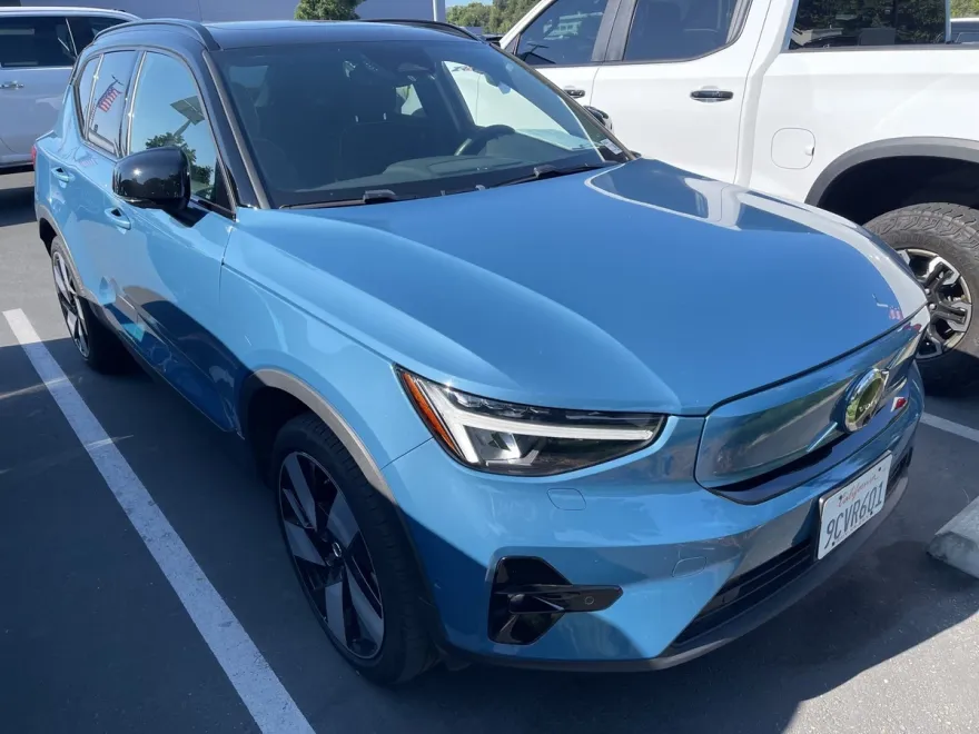 2023 Volvo XC40 Recharge Twin Plus photo 1
