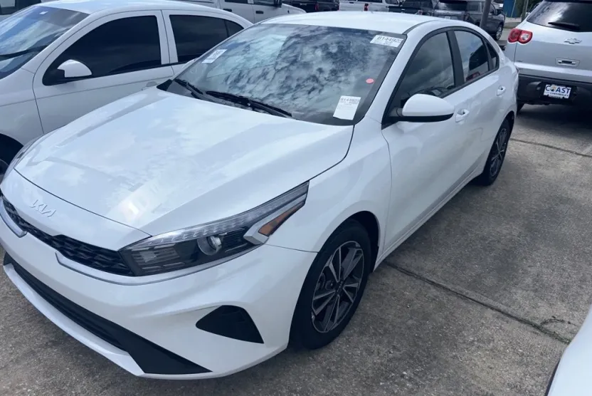 2024 Kia Forte LXS photo 1