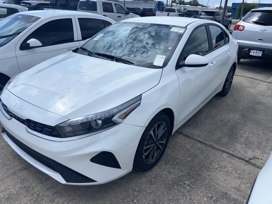 2024 Kia Forte LXS photo 1