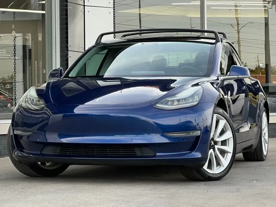 2018 Tesla Model 3 Mid Range photo 1