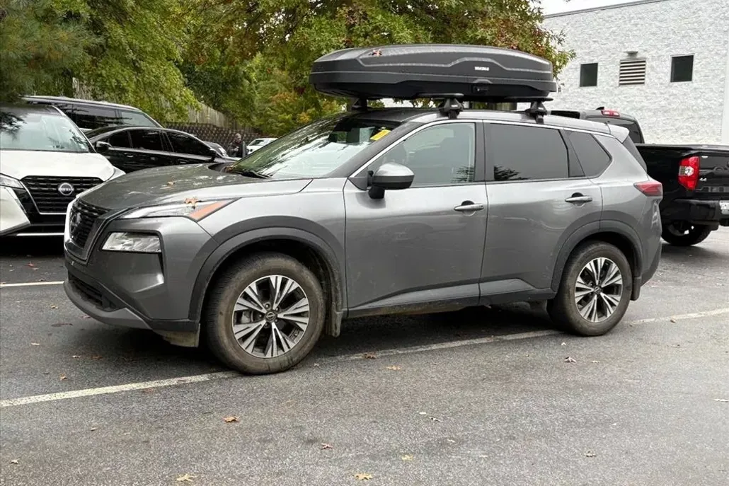 2023 Nissan Rogue SV photo 1