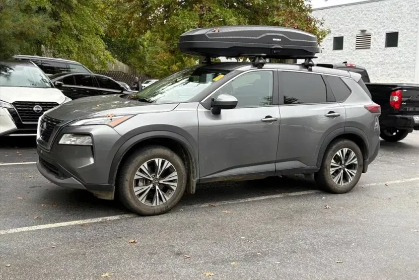 2023 Nissan Rogue SV photo 1