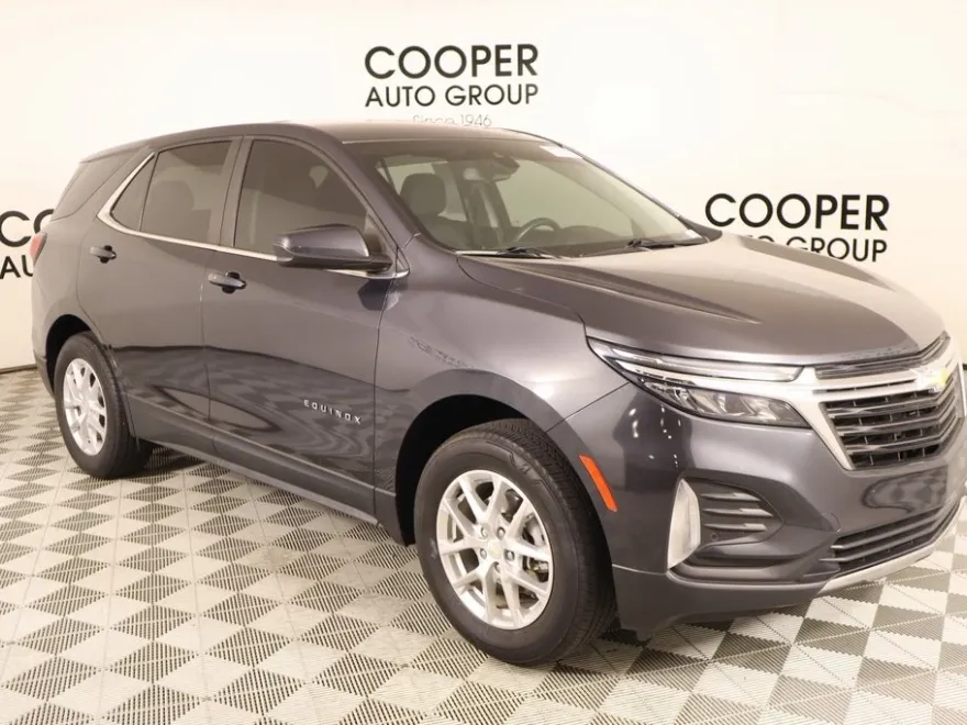 2022 Chevrolet Equinox LT photo 1