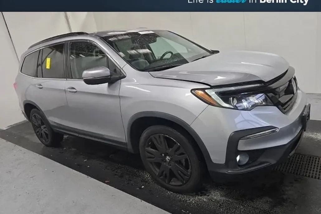 2022 Honda Pilot Special Edition photo 1