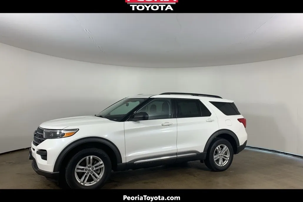2022 Ford Explorer XLT photo 1