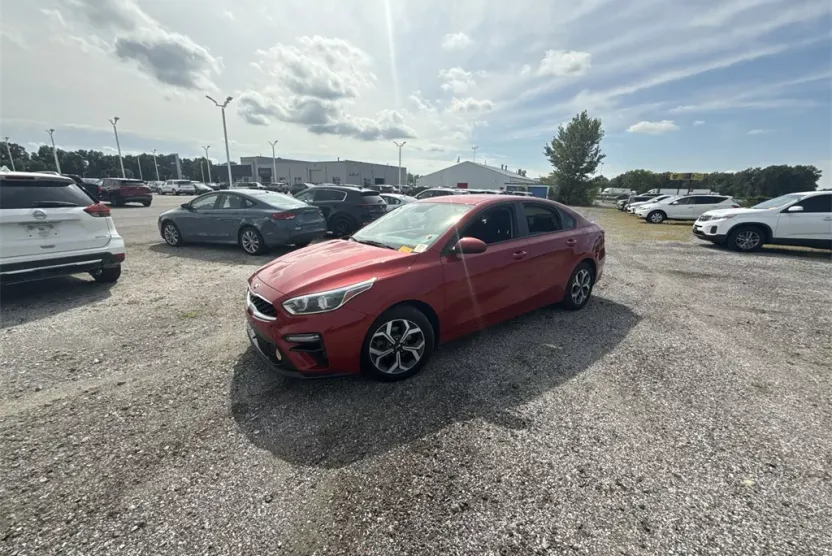2021 Kia Forte LXS photo 1
