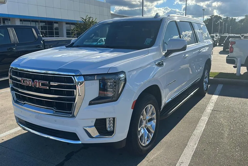 2022 Gmc Yukon XL SLT photo 1