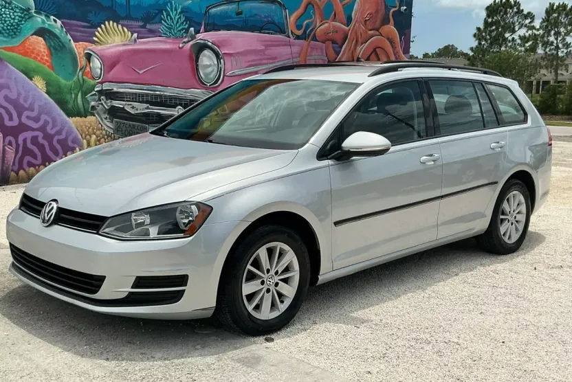 2016 Volkswagen Golf SportWagen TSI S photo 1