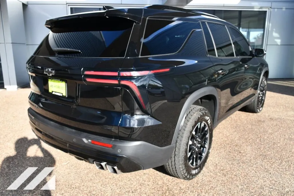 2025 Chevrolet Traverse Z71 photo 1