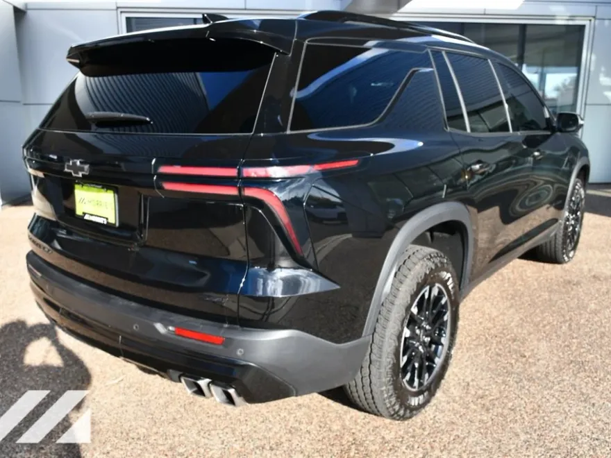 2025 Chevrolet Traverse Z71 photo 1