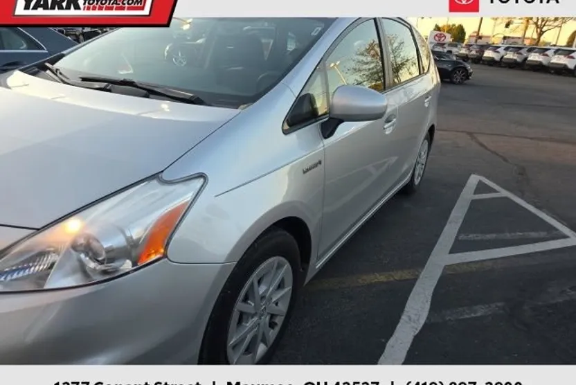 2012 Toyota Prius V Two photo 1