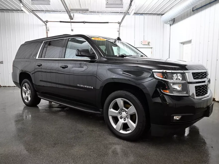 2020 Chevrolet Suburban LT photo 1