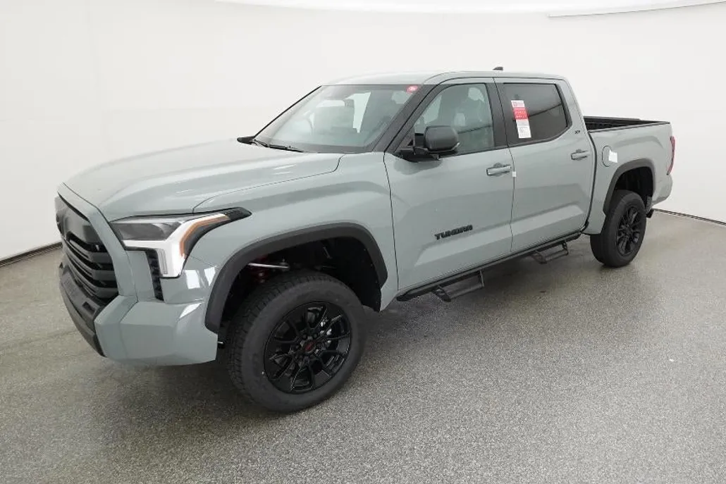 2025 Toyota Tundra SR5 photo 1