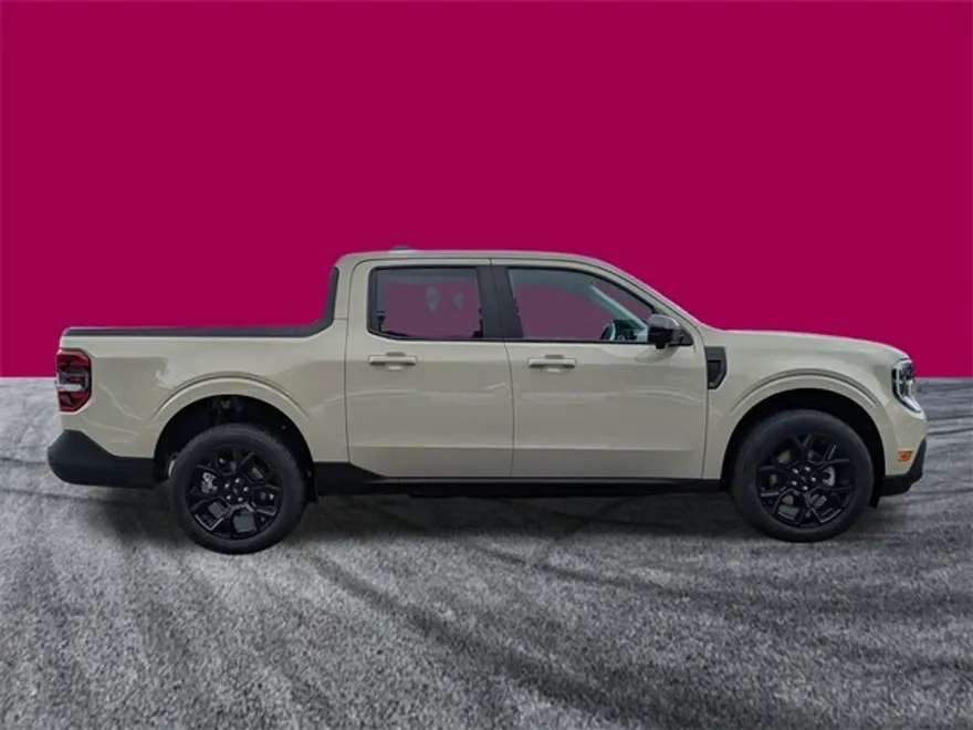 2025 Ford Maverick Lariat photo 1