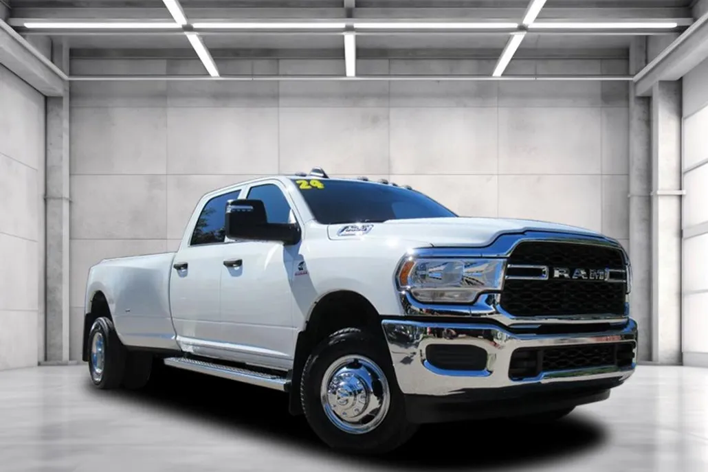 2024 Ram 3500 Tradesman photo 1
