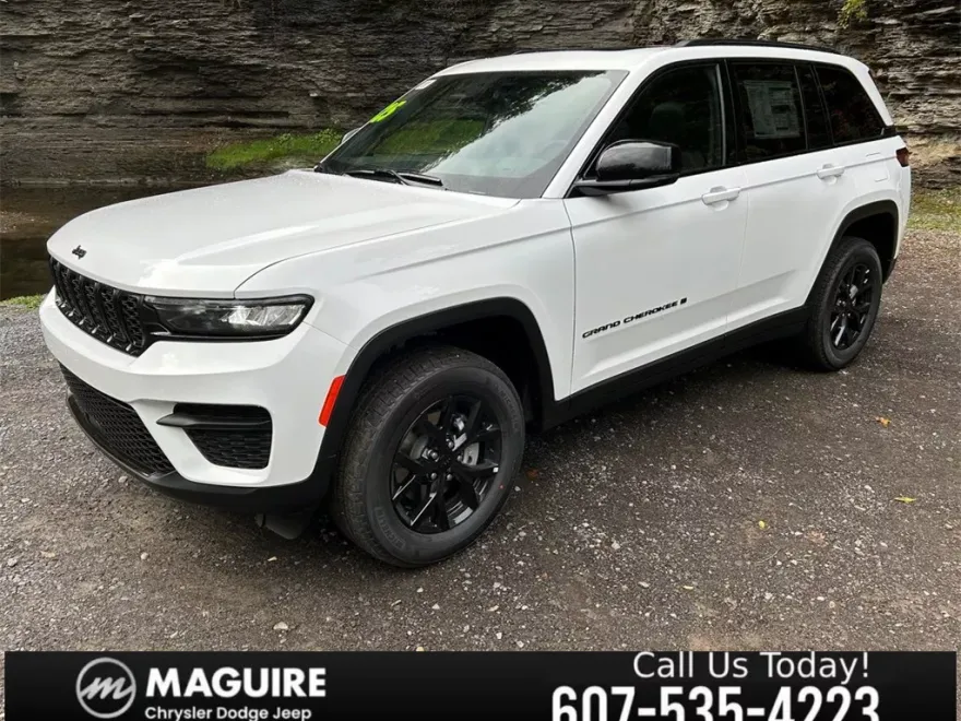 2025 Jeep Grand Cherokee Altitude photo 1