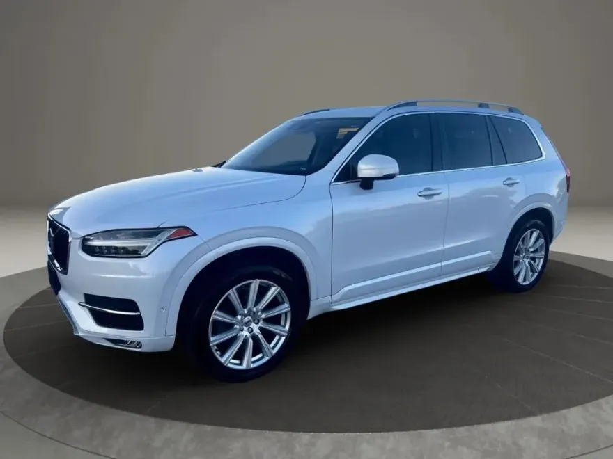 2017 Volvo XC90 T5 Momentum Sport photo 1