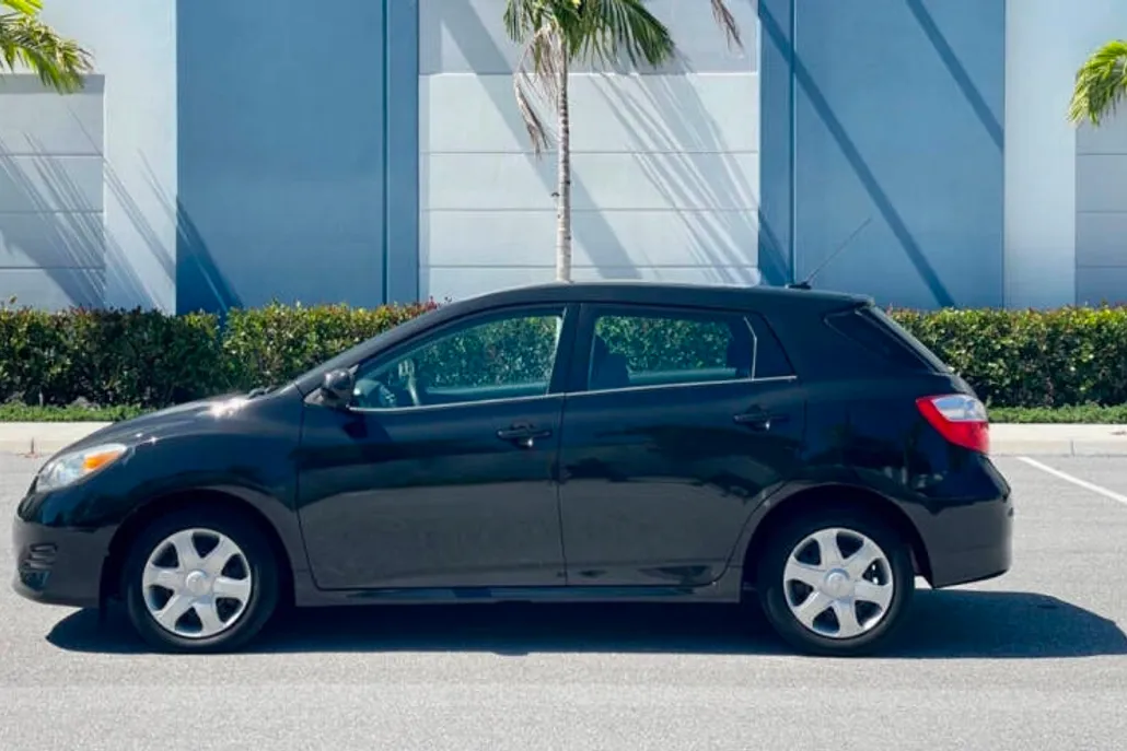 2009 Toyota Corolla Matrix L 4WD photo 1