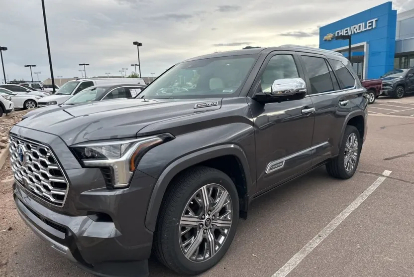 2024 Toyota Sequoia Capstone photo 1
