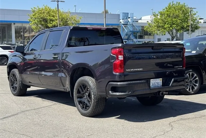 2023 Chevrolet Silverado 1500 Custom photo 1