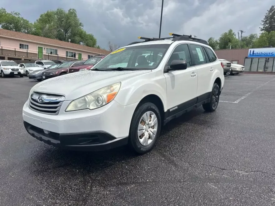2011 Subaru Outback 2.5i photo 1