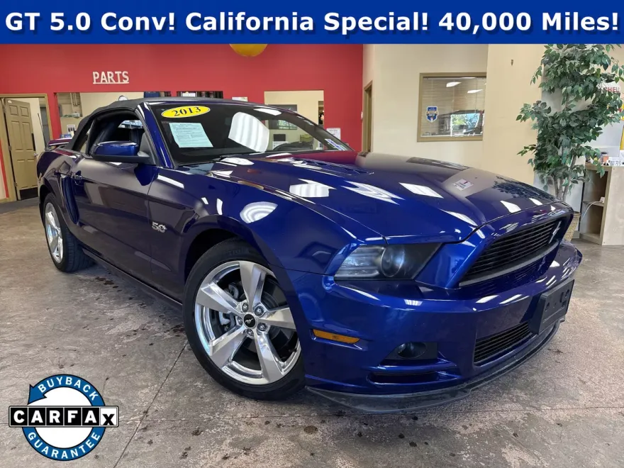 2013 Ford Mustang Convertible photo 1