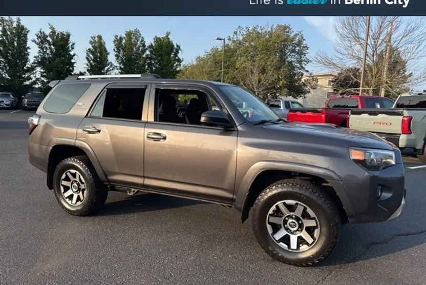 2018 Toyota 4Runner TRD Off-Road photo 1