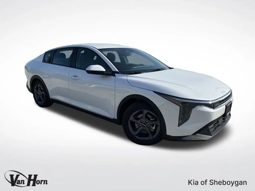 2025 Kia K4 LXS photo 1