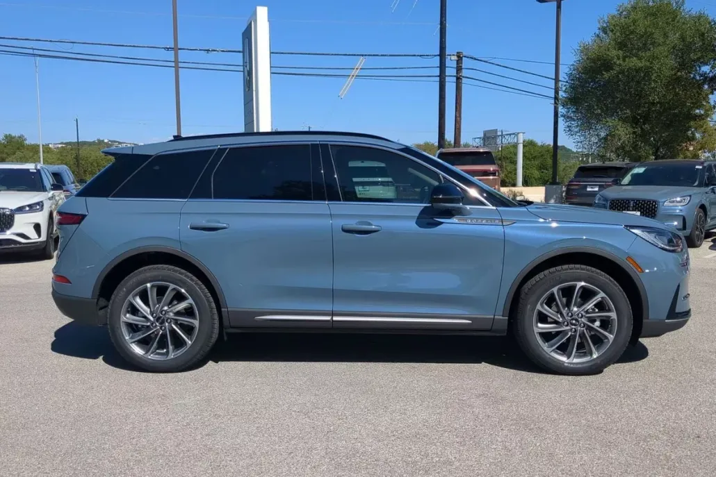 2026 Lincoln Corsair Premiere photo 1