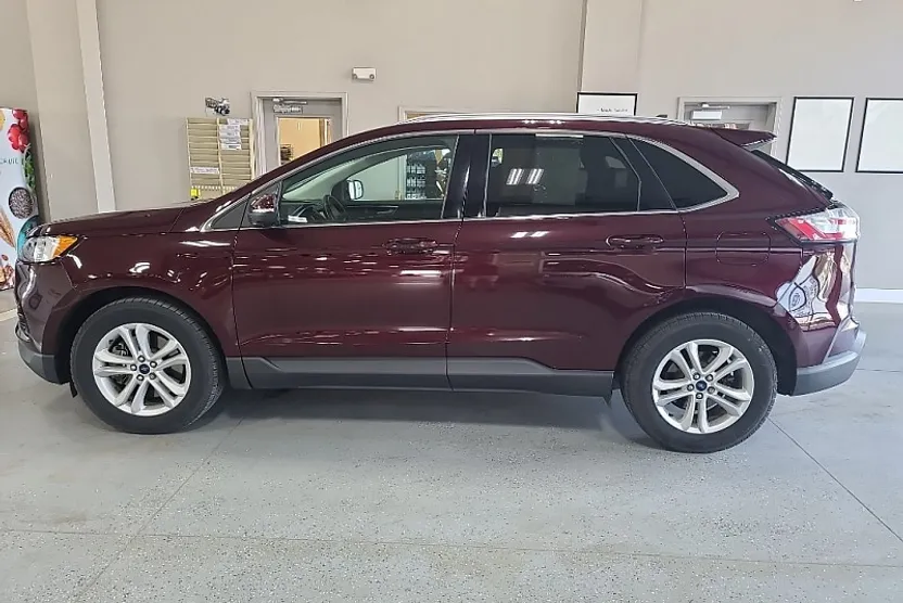 2020 Ford Edge SEL photo 1