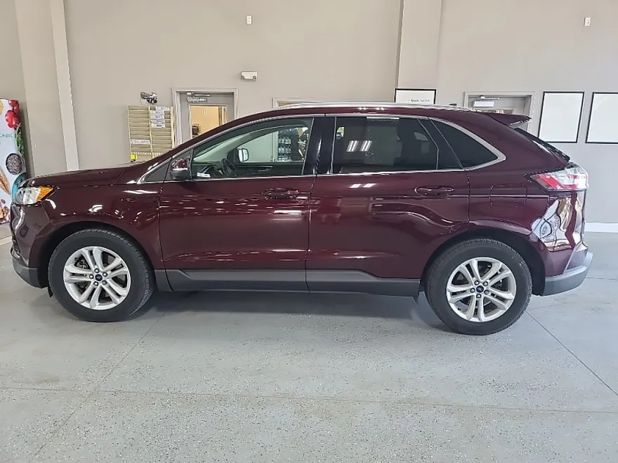 2020 Ford Edge SEL photo 1