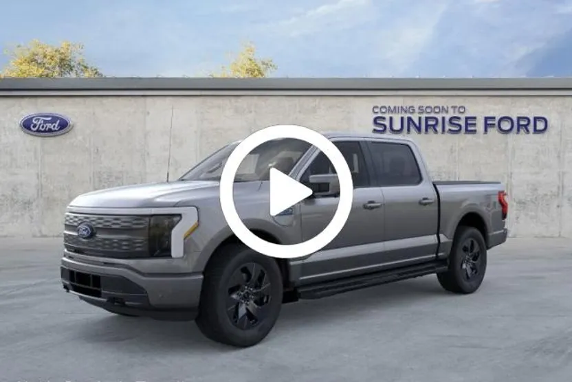 2025 Ford F-150 Lightning Lariat photo 1