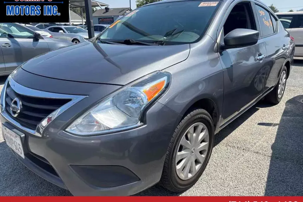 2019 Nissan Versa Sedan SV photo 1