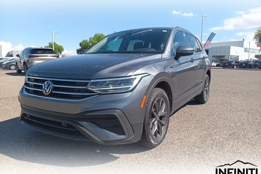 2023 Volkswagen Tiguan SE photo 1