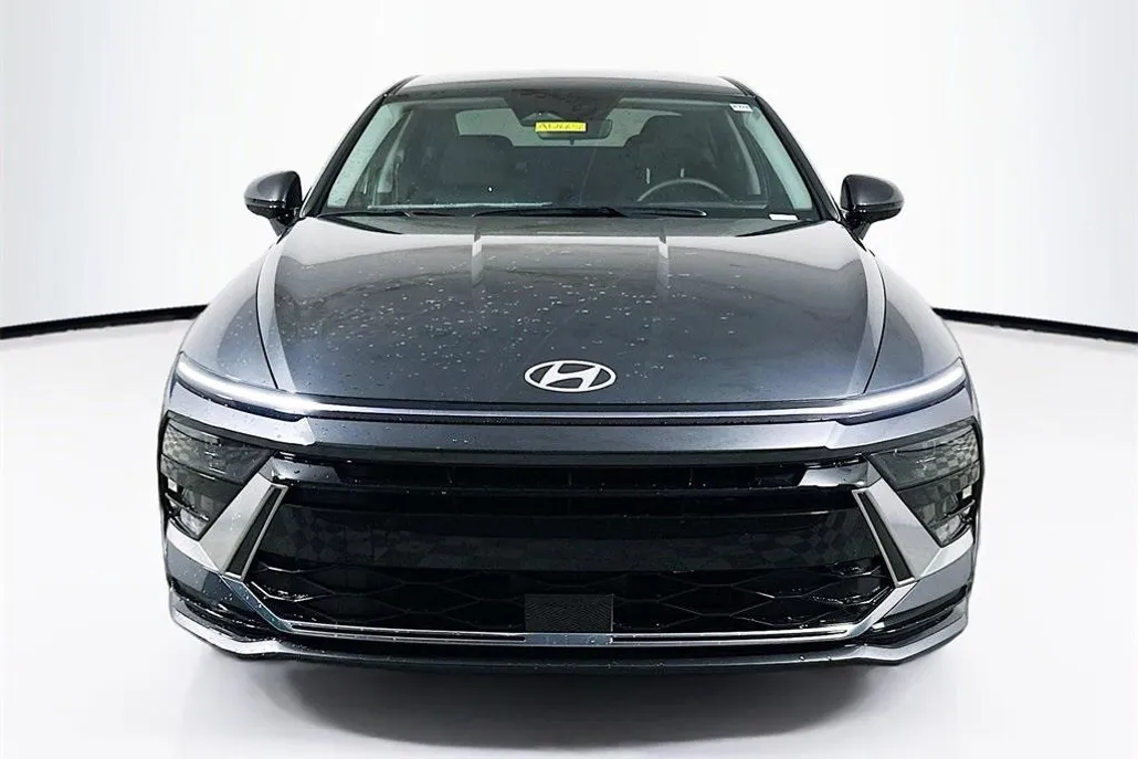 2025 Hyundai Sonata Hybrid SEL photo 1