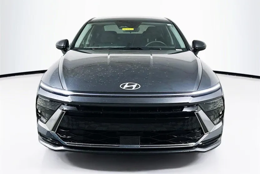 2025 Hyundai Sonata Hybrid SEL photo 1