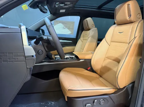 2026 Cadillac Escalade Luxury photo 4