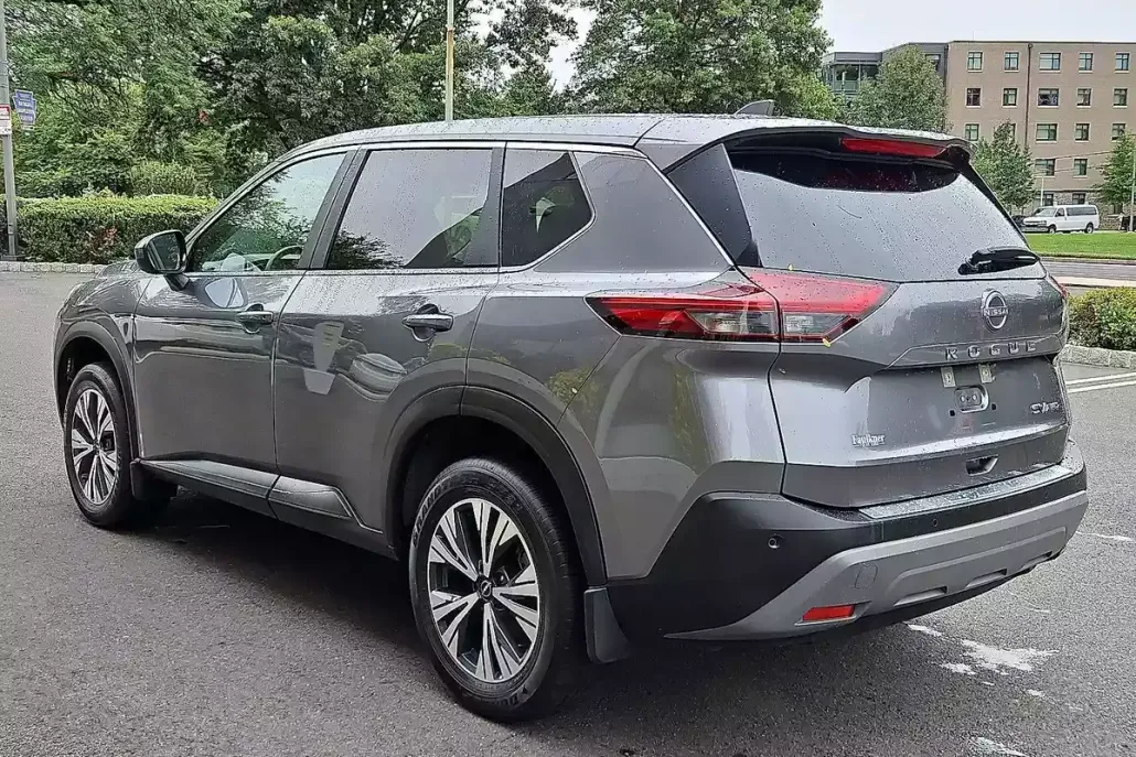 2023 Nissan Rogue SV photo 1