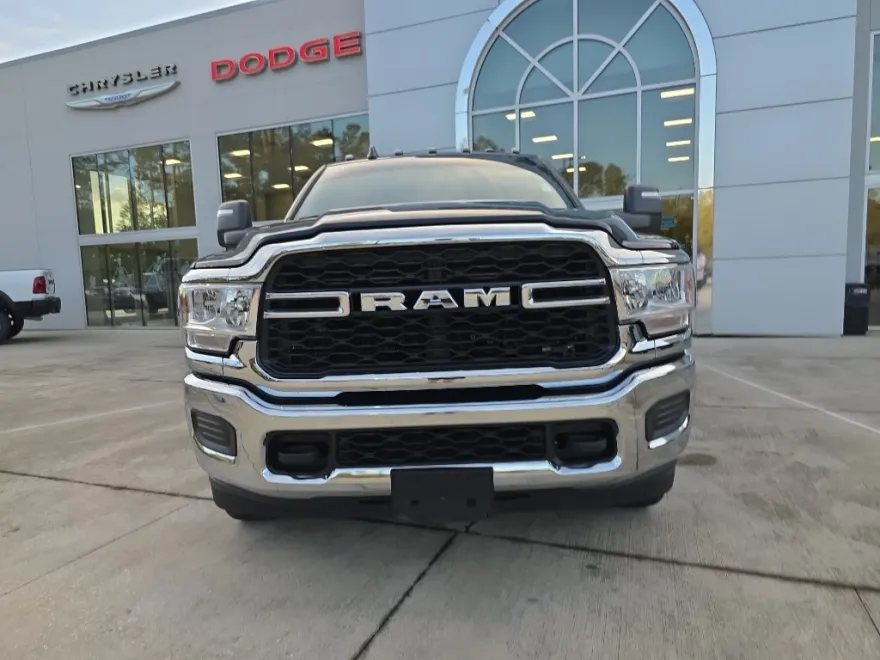 2024 Ram 3500 Tradesman photo 1