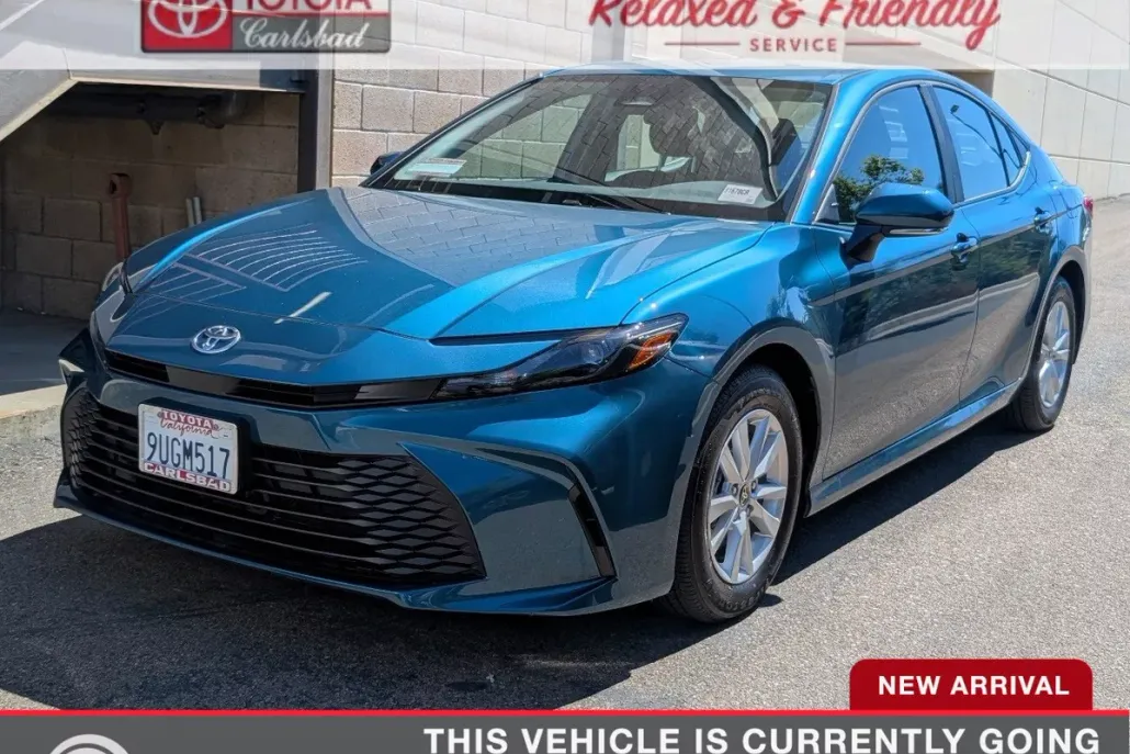 2025 Toyota Camry LE photo 1