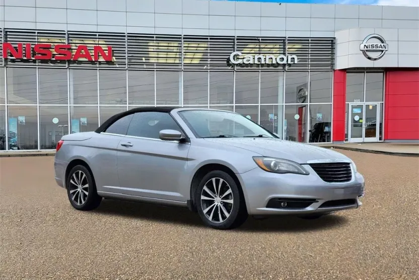 2014 Chrysler 200 S photo 1