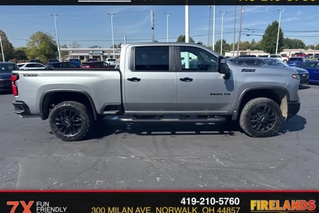 2026 Chevrolet Silverado 2500HD LT photo 1